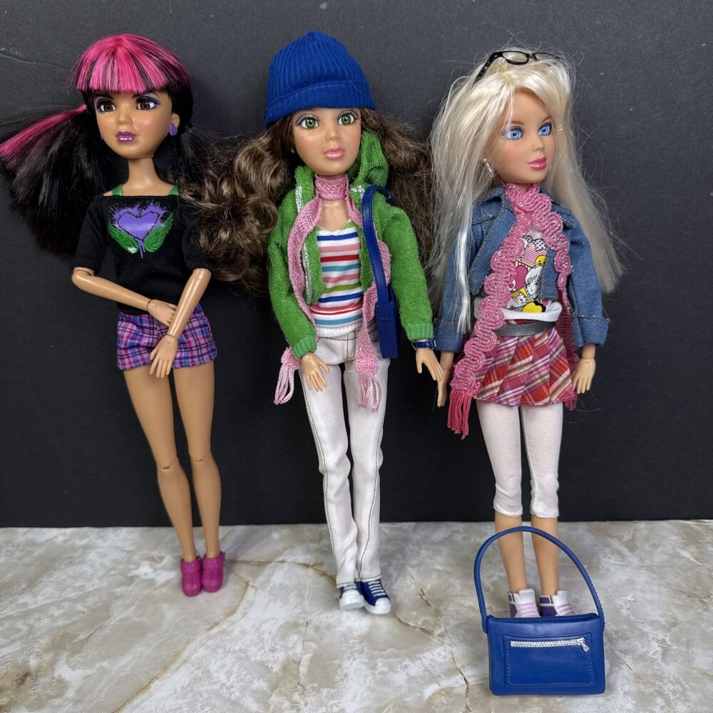 Lot of 3 Spinmaster Liv dolls with Clothes and Purses Sleepover Sophie Katie